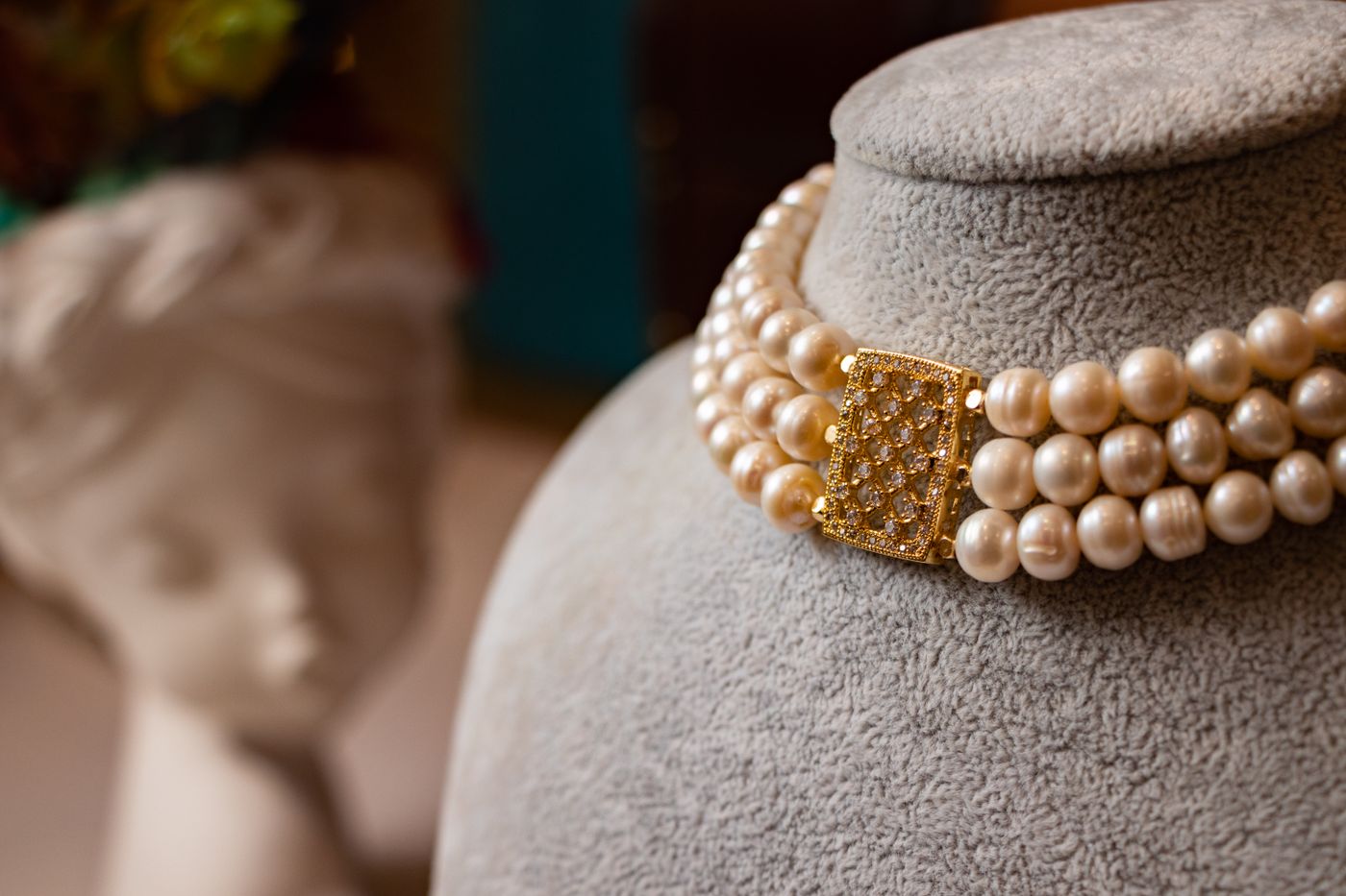 Velvet Pearl Choker